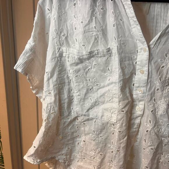 Anthropologie Eyelet Cropped Blouse, size XSP - Picture 2 of 8